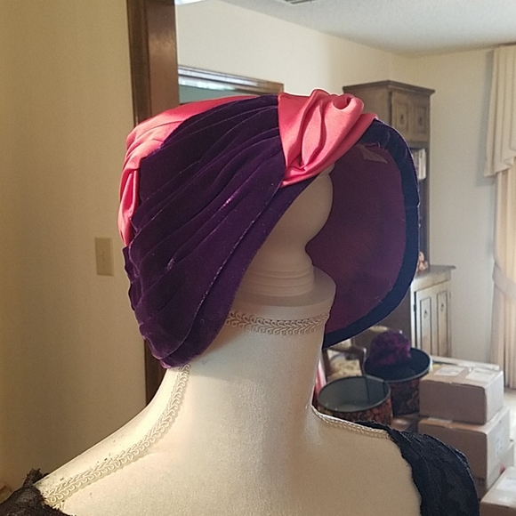 Beautiful Ladies Vtg. Hat in excellent condition - Picture 2 of 5